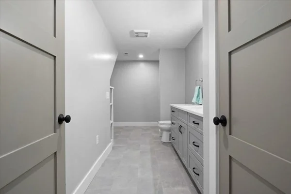 2 bed, 1 bath apartment for rent at 14 Norway Farms Dr Unit Rear, Norfolk — photo 23 of 33