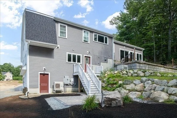 2 bed, 1 bath apartment for rent at 14 Norway Farms Dr Unit Rear, Norfolk — photo 2 of 33