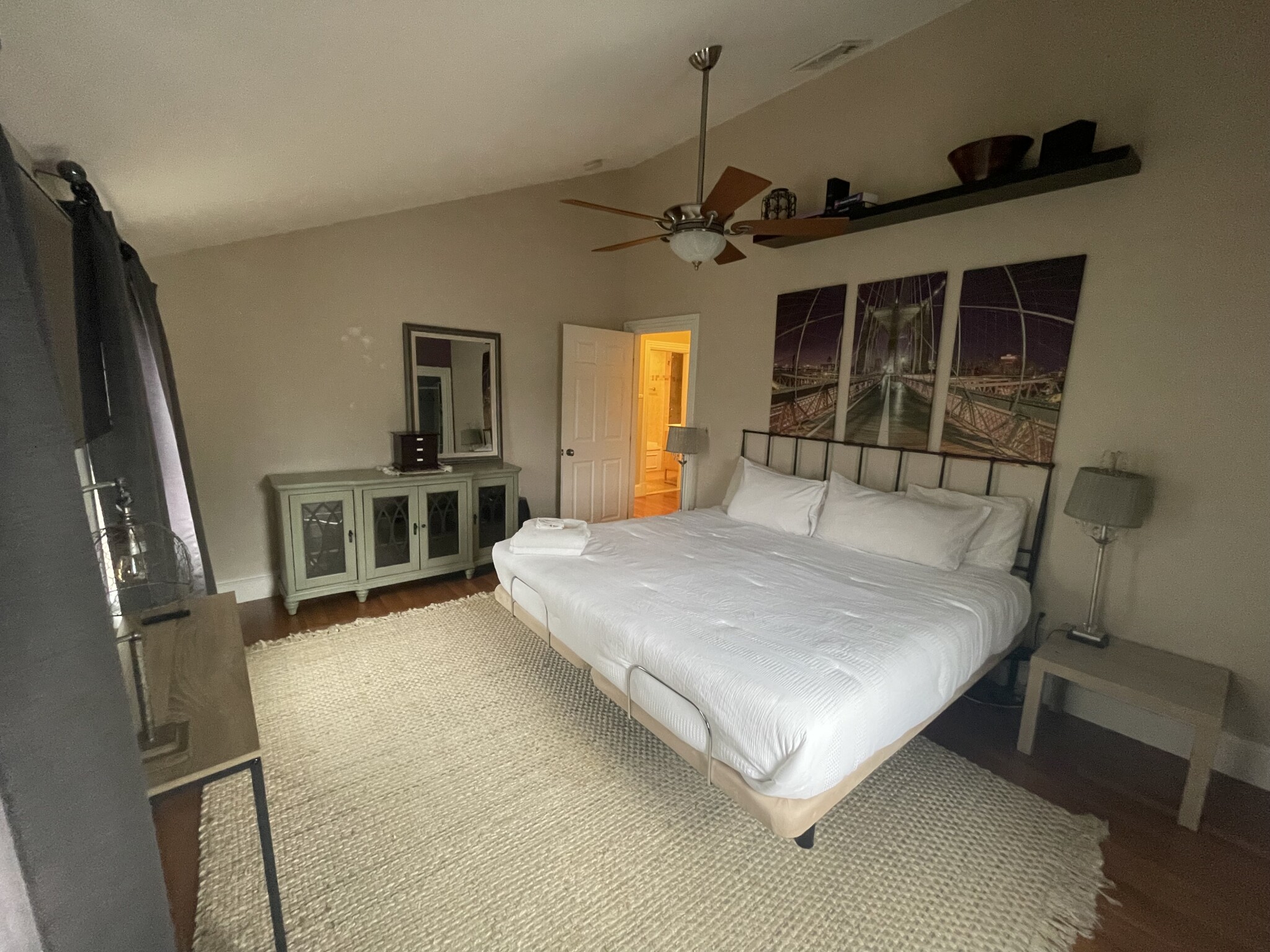 4 bed, 2 bath apartment for rent at 14 Oak St Unit 2, Ward Two — photo 28 of 36