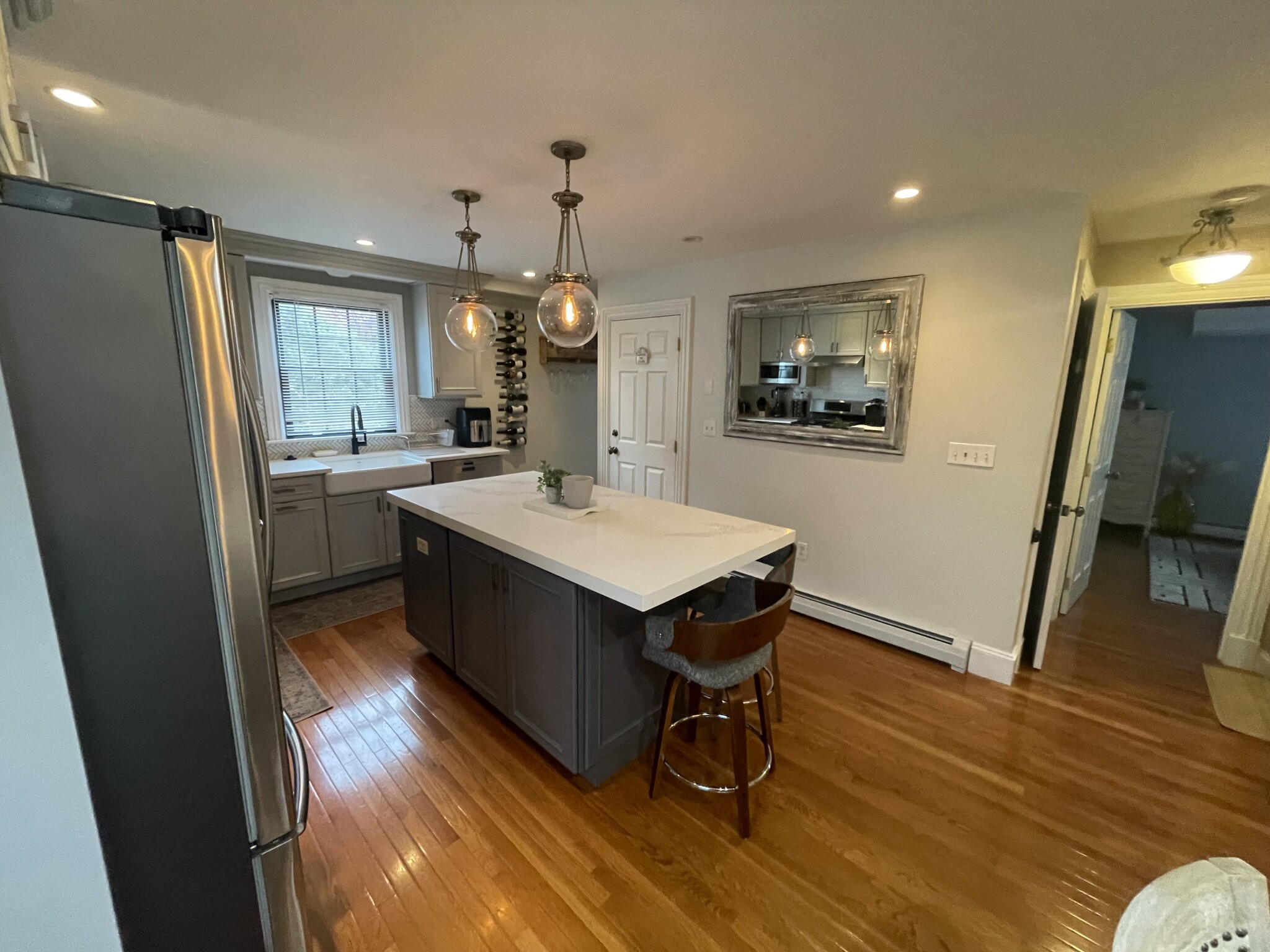 4 bed, 2 bath apartment for rent at 14 Oak St Unit 2, Ward Two — photo 4 of 36