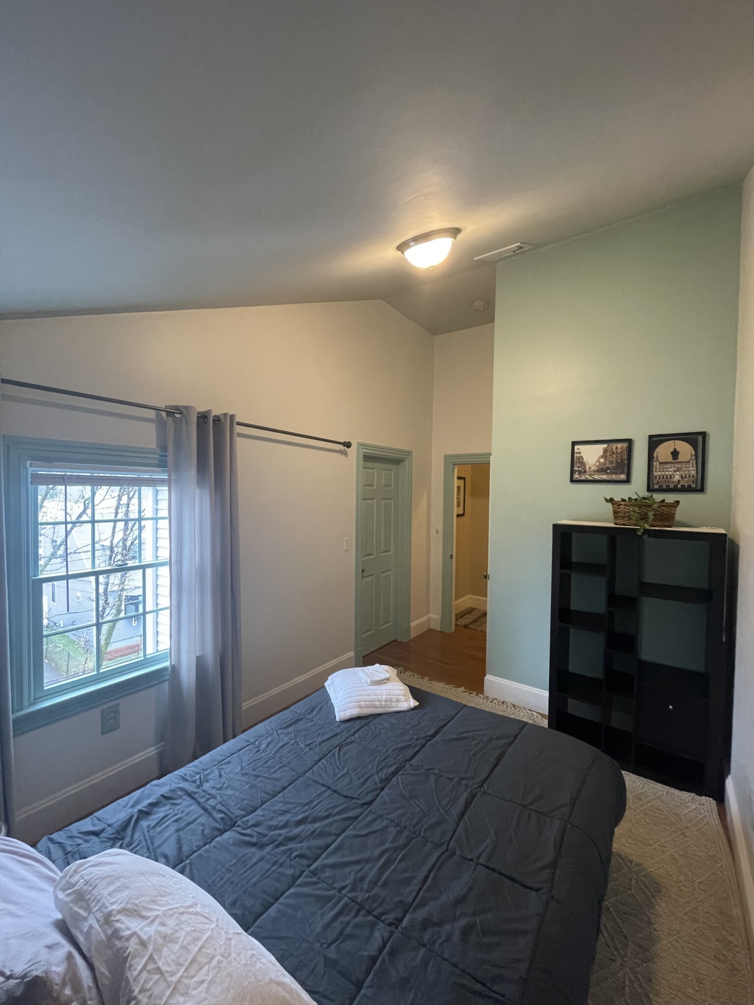 4 bed, 2 bath apartment for rent at 14 Oak St Unit 2, Ward Two — photo 33 of 36