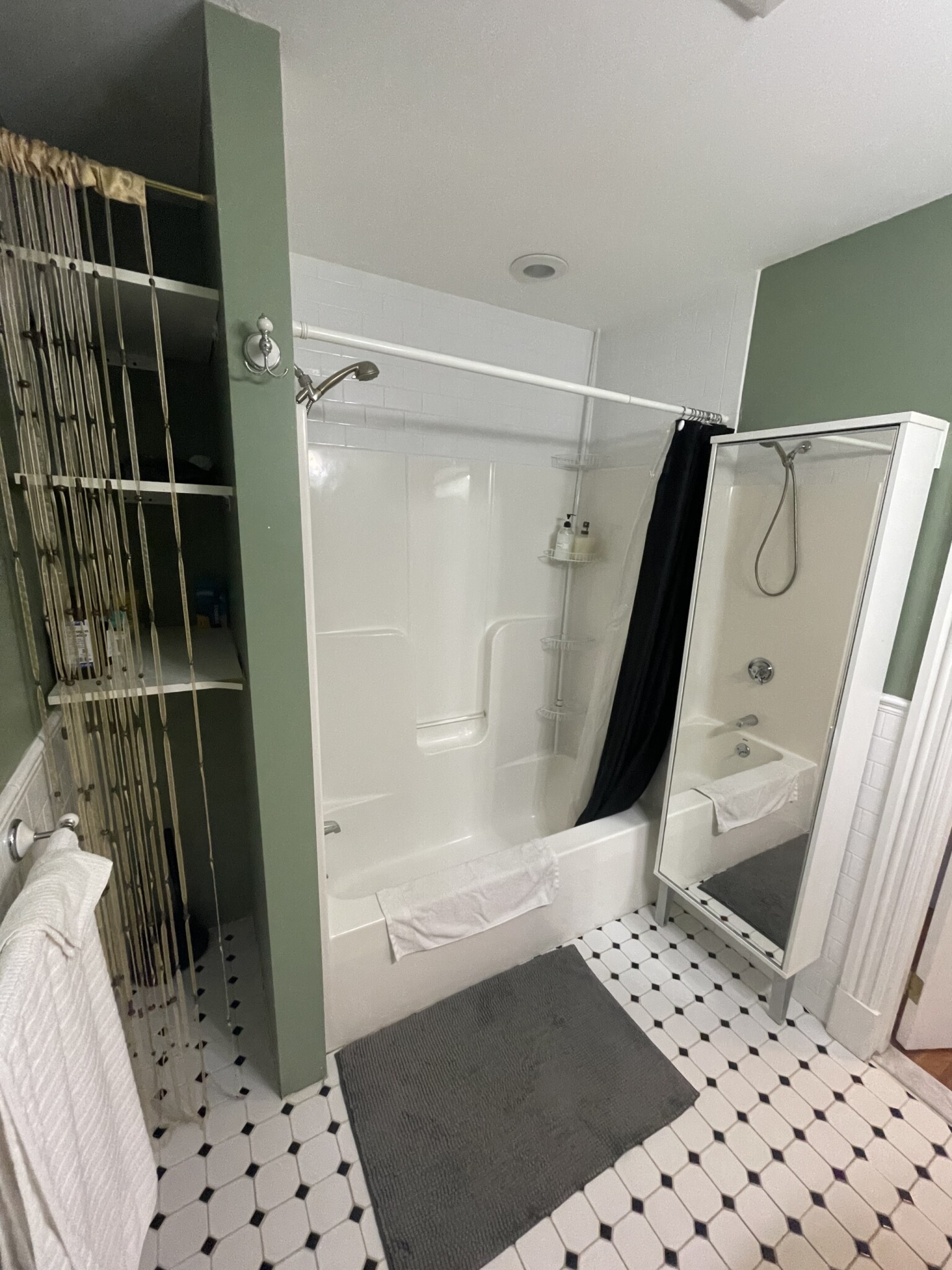 4 bed, 2 bath apartment for rent at 14 Oak St Unit 2, Ward Two — photo 8 of 36