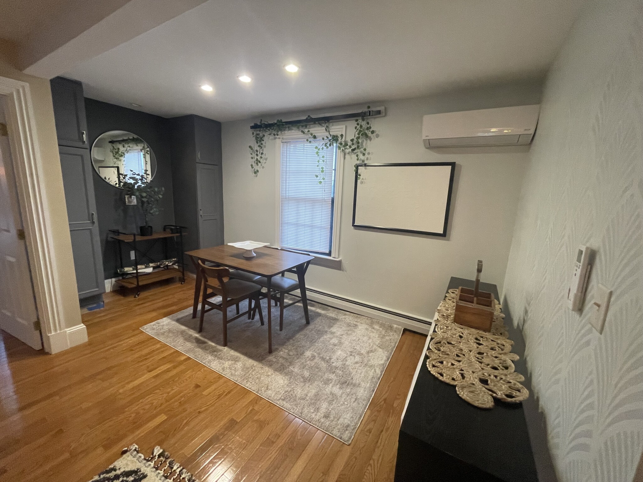 4 bed, 2 bath apartment for rent at 14 Oak St Unit 2, Ward Two — photo 10 of 36
