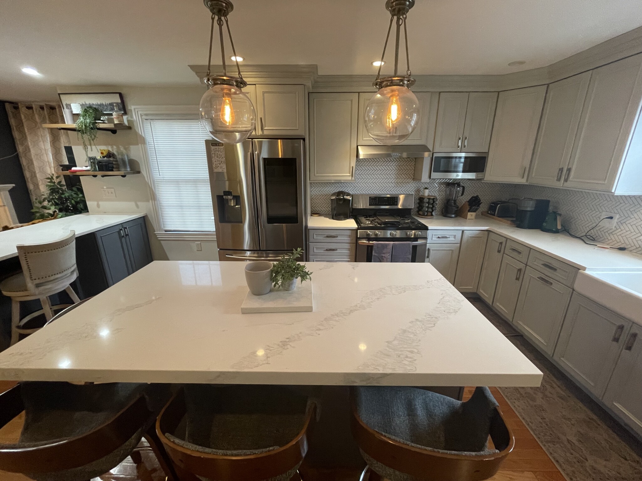 4 bed, 2 bath apartment for rent at 14 Oak St Unit 2, Ward Two — photo 5 of 36