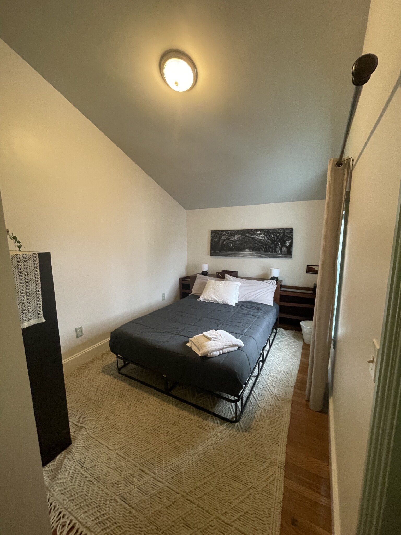 4 bed, 2 bath apartment for rent at 14 Oak St Unit 2, Ward Two — photo 32 of 36