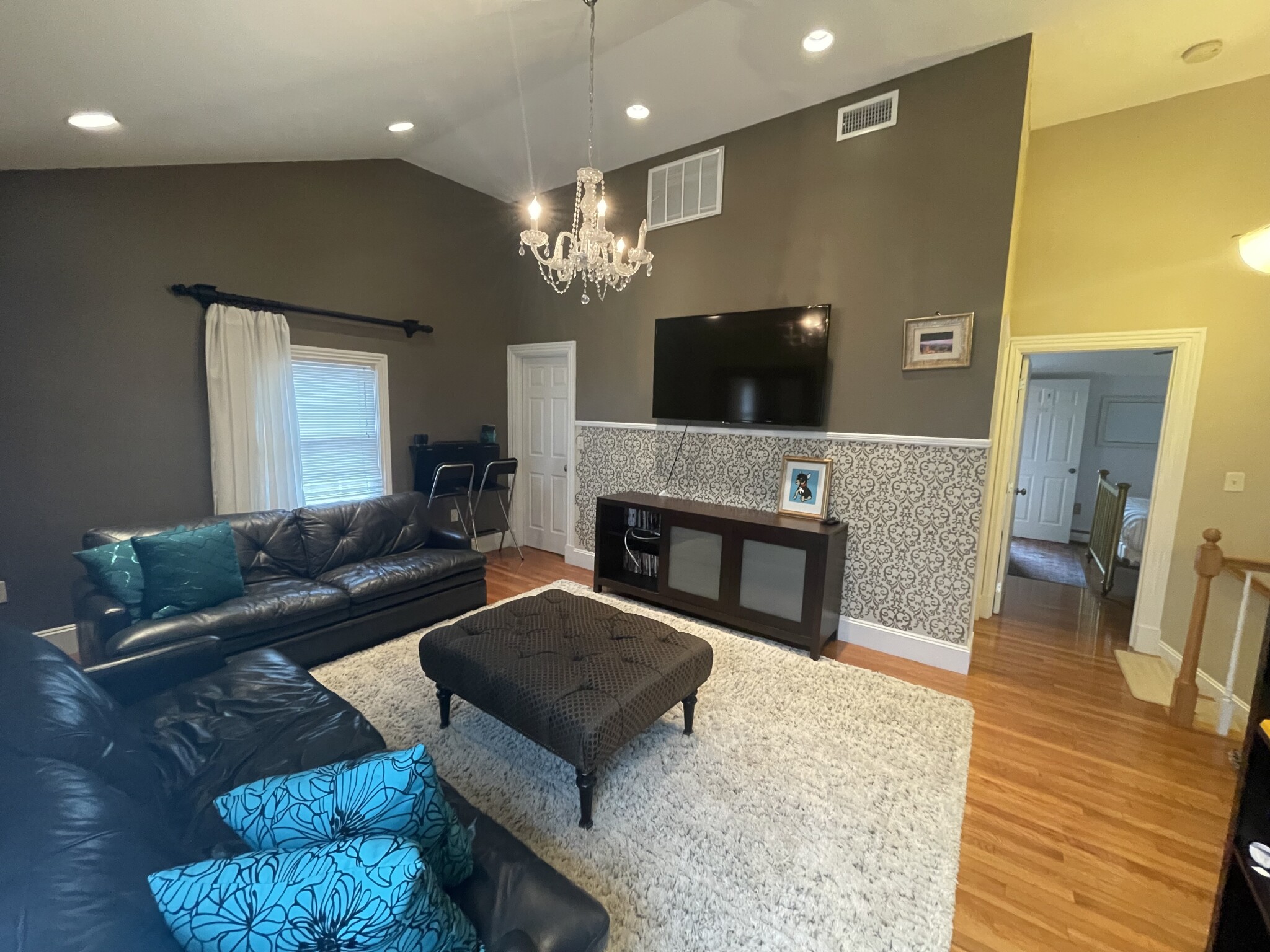 4 bed, 2 bath apartment for rent at 14 Oak St Unit 2, Ward Two — photo 23 of 36
