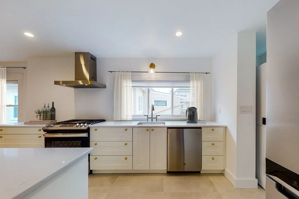2 bed, 1 bath apartment for rent at 14 Olney St Unit 1, Mount Auburn — photo 4 of 13