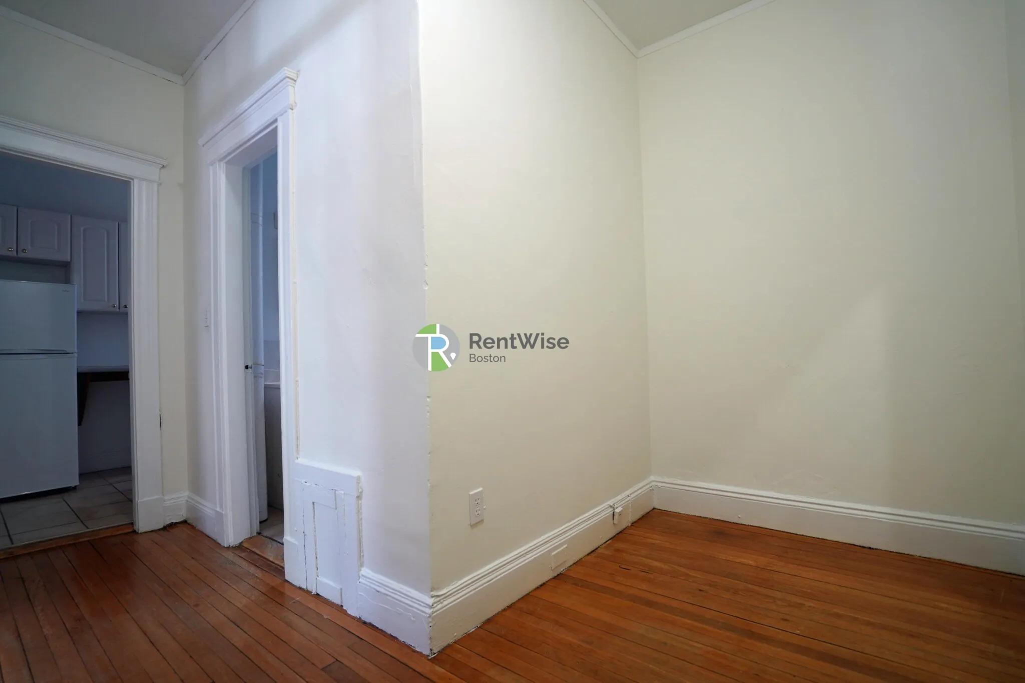 Studio bed, 1 bath apartment for rent at 14 Orkney Rd Unit 1, Brighton — photo 7 of 17