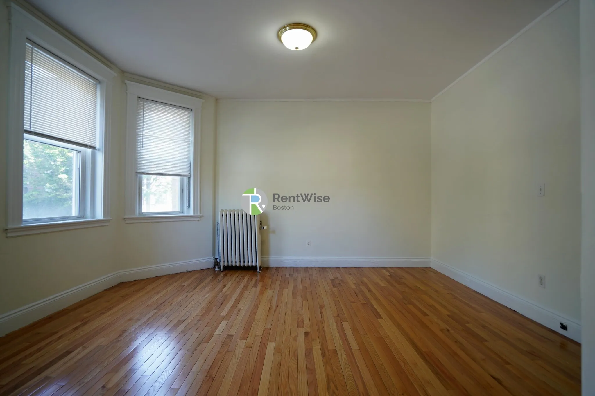 Studio bed, 1 bath apartment for rent at 14 Orkney Rd Unit 1, Brighton — photo 5 of 17