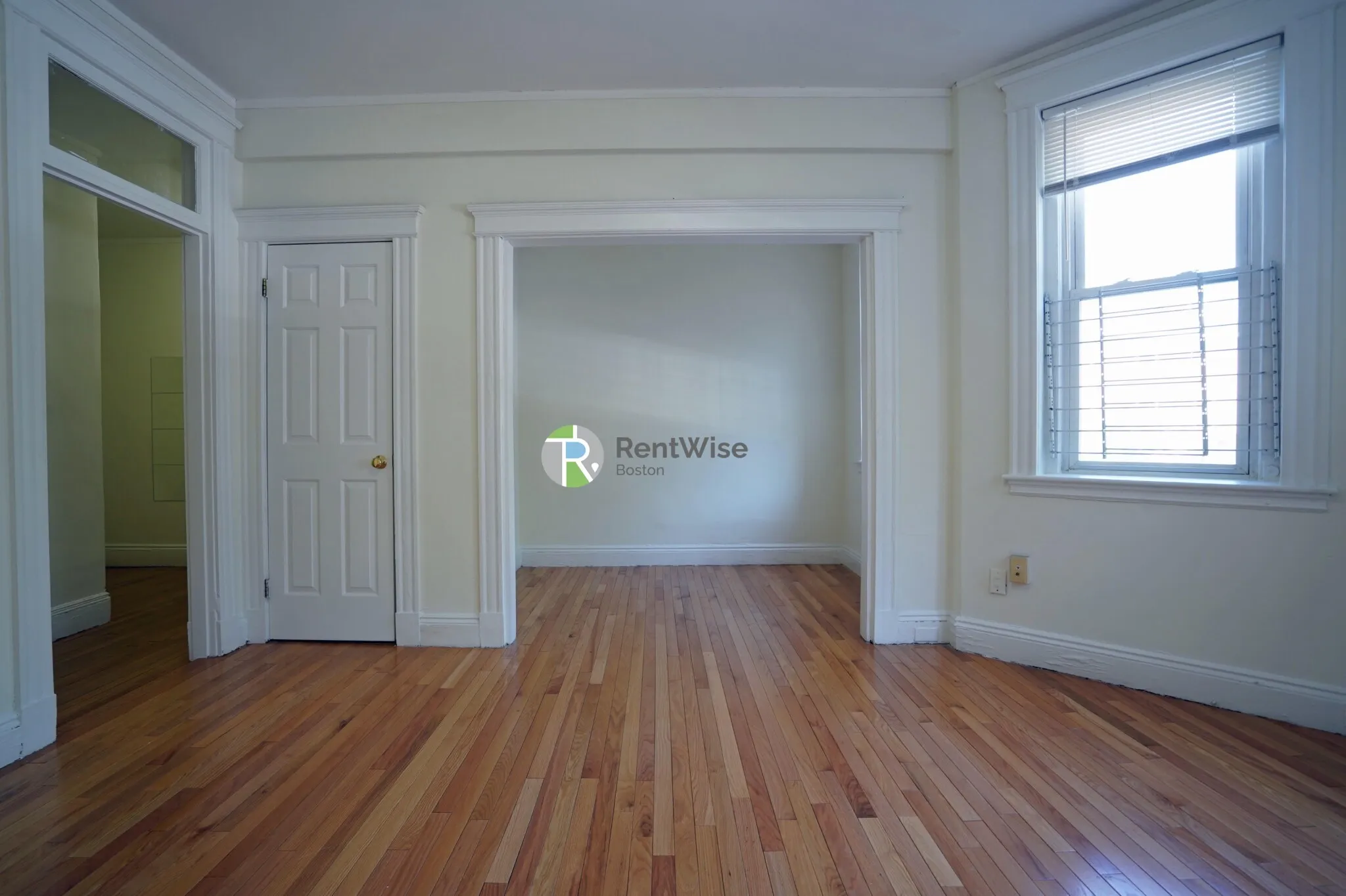 Studio bed, 1 bath apartment for rent at 14 Orkney Rd Unit 1, Brighton