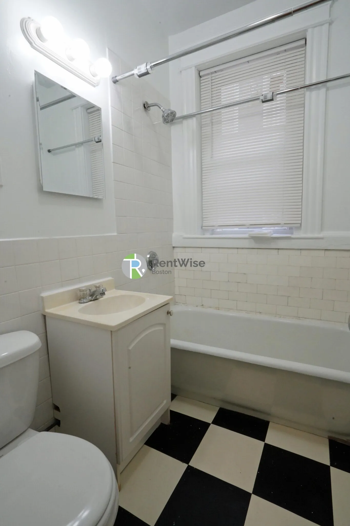 Studio bed, 1 bath apartment for rent at 14 Orkney Rd Unit 2, Brighton — photo 7 of 17