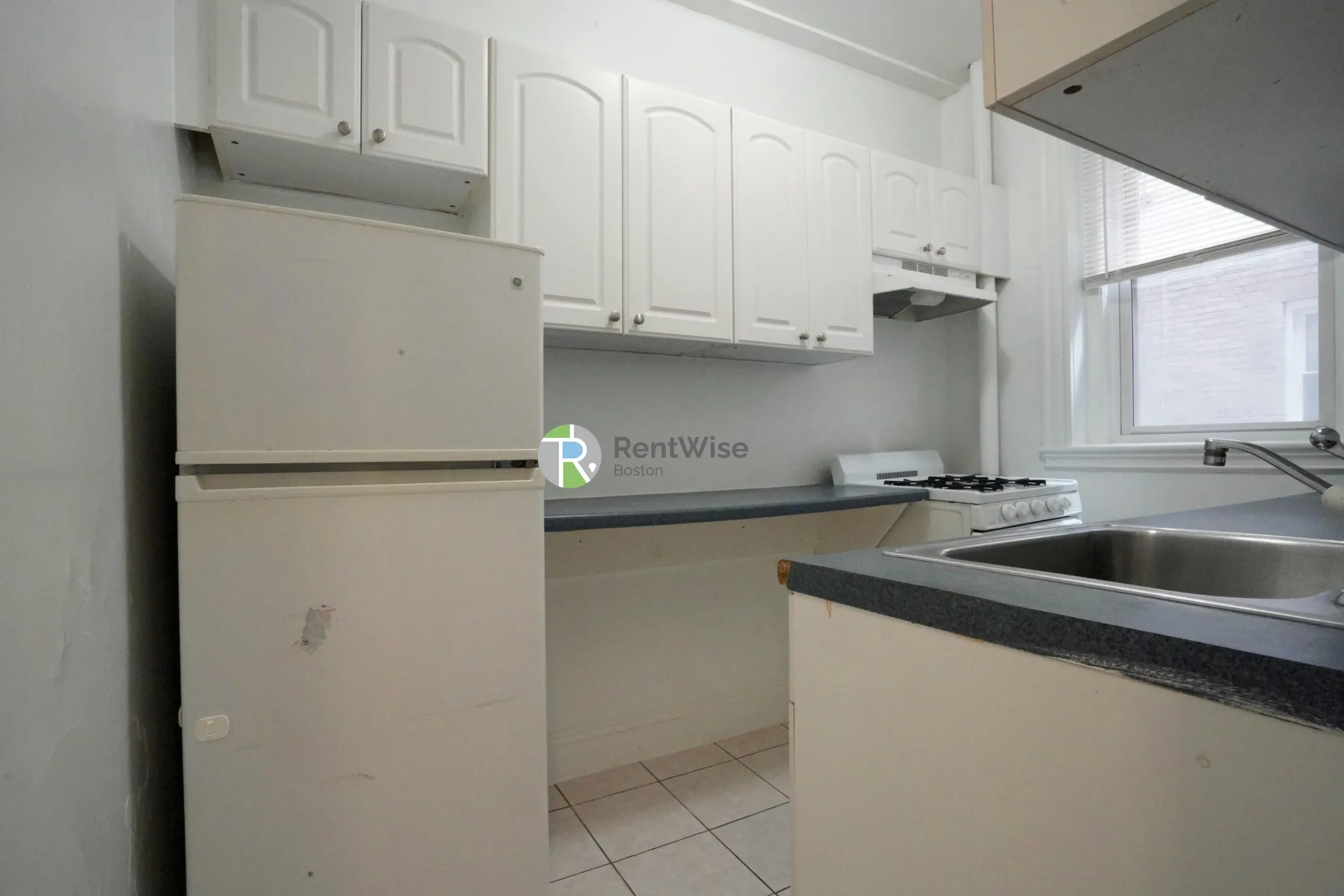 Studio bed, 1 bath apartment for rent at 14 Orkney Rd Unit 2, Brighton — photo 8 of 17