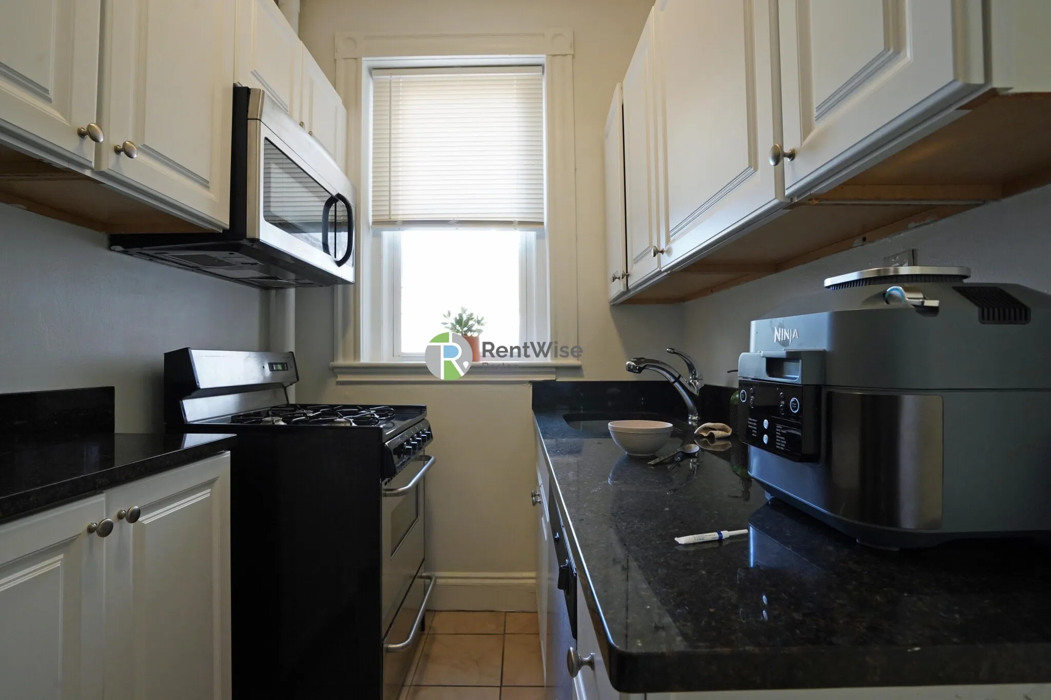 1 bed, 1 bath apartment for rent at 14 Orkney Rd Unit 24, Brighton — photo 5 of 20
