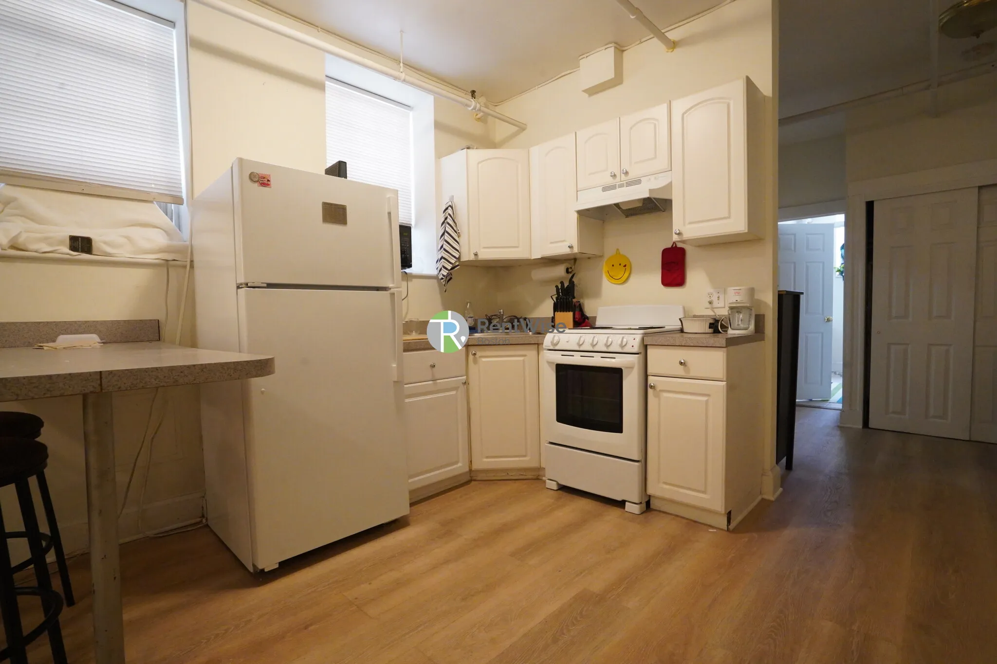 2 bed, 1 bath apartment for rent at 14 Orkney Rd Unit B, Brighton — photo 4 of 18