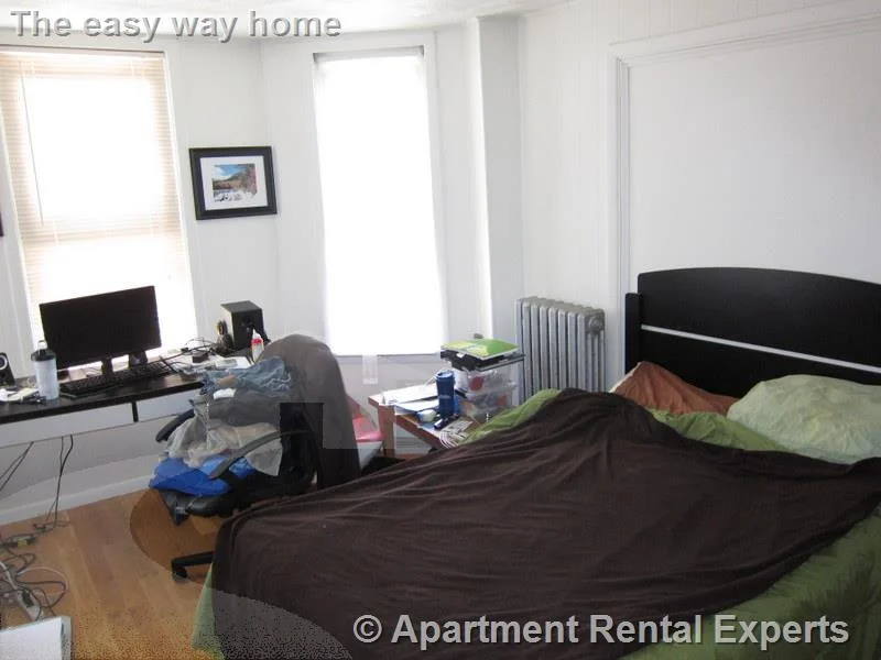 3 bed, 1 bath apartment for rent at 14 Oxford St Unit 2, Spring Hill — photo 5 of 14