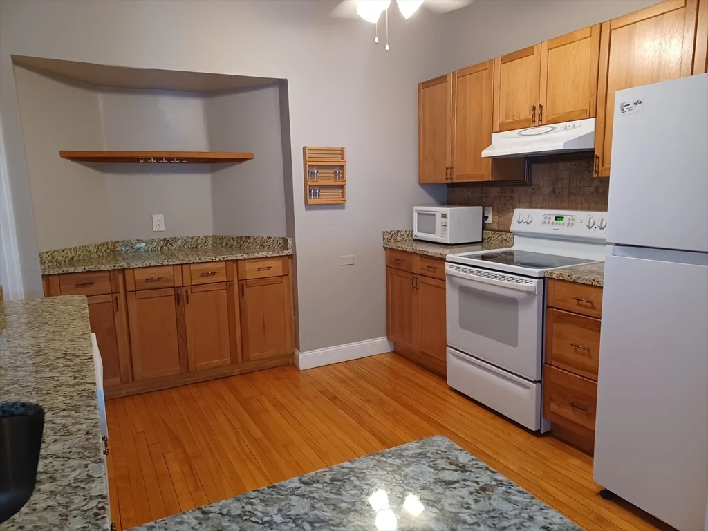 2 bed, 1 bath apartment for rent at 14 Park Vale Ave Unit 2, Allston — photo 11 of 42
