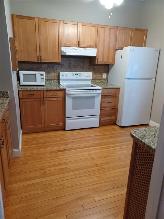 2 bed, 1 bath apartment for rent at 14 Park Vale Ave Unit 2, Allston — photo 13 of 42