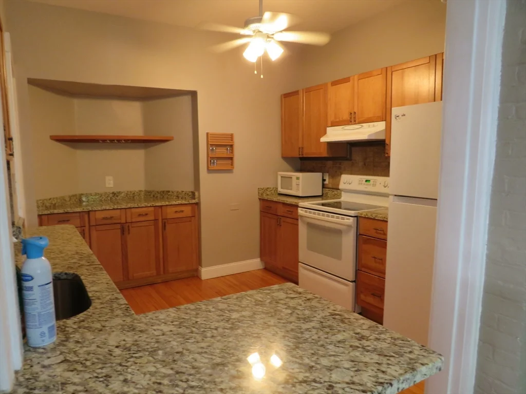 2 bed, 1 bath apartment for rent at 14 Park Vale Ave Unit 2, Allston — photo 12 of 42