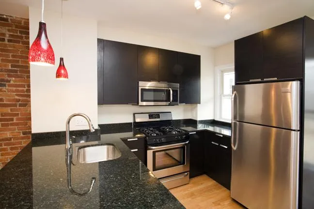 4 bed, 2 bath apartment for rent at 14 Parker Hill Ave Unit 2, Mission Hill — photo 2 of 8