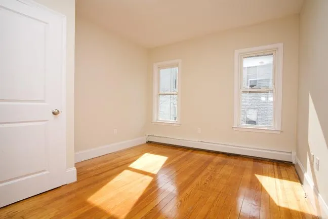 4 bed, 2 bath apartment for rent at 14 Parker Hill Ave Unit 2, Mission Hill — photo 5 of 8