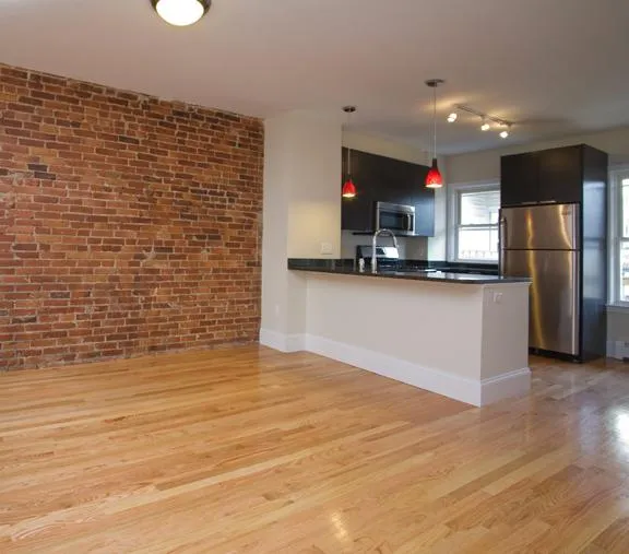 4 bed, 2 bath apartment for rent at 14 Parker Hill Ave Unit 2, Mission Hill — photo 1 of 8