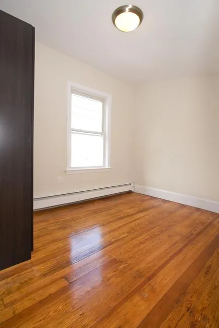 4 bed, 2 bath apartment for rent at 14 Parker Hill Ave Unit 2, Mission Hill — photo 6 of 8