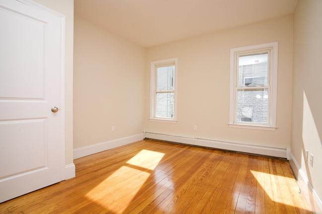 4 bed, 2 bath apartment for rent at 14 Parker Hill Ave Unit 3, Mission Hill — photo 5 of 6
