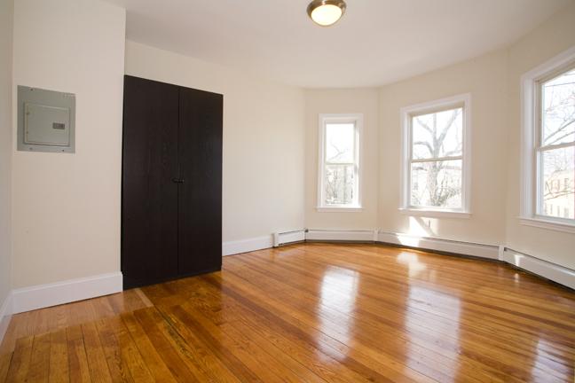 4 bed, 2 bath apartment for rent at 14 Parker Hill Ave Unit 3, Mission Hill — photo 6 of 6