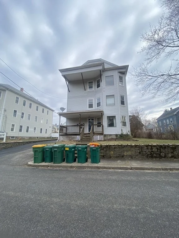 3 bed, 1 bath apartment for rent at 14 Pearl St Unit 3, Webster