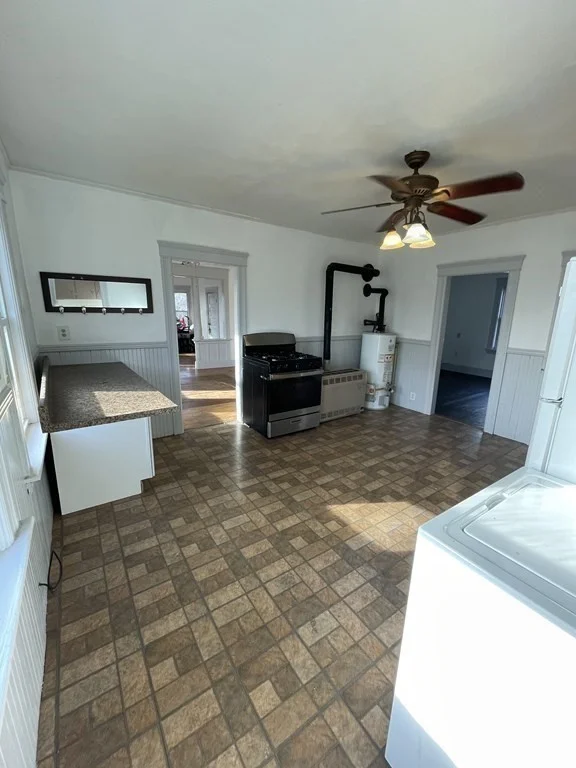 3 bed, 1 bath apartment for rent at 14 Pearl St Unit 3, Webster — photo 4 of 12