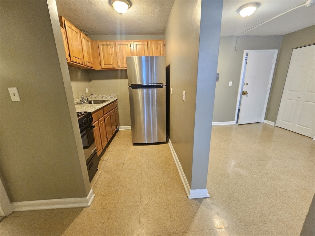 1 bed, 1 bath apartment for rent at 14 Pearl St Unit 5, Dorchester — photo 8 of 10