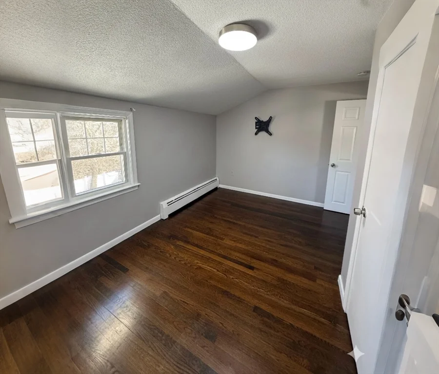 4 bed, 2 bath apartment for rent at 14 Pere Marquette St, Lawrence — photo 4 of 5