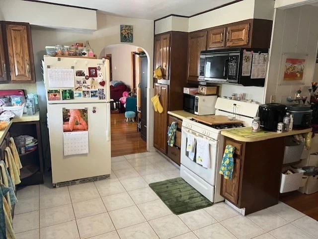 1 bed, 1 bath apartment for rent at 14 Prentice St Unit 2, Worcester — photo 4 of 12