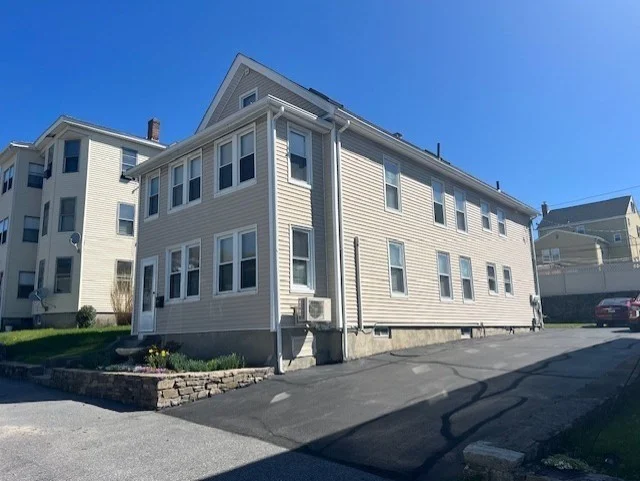 1 bed, 1 bath apartment for rent at 14 Prentice St Unit 2, Worcester — photo 1 of 12