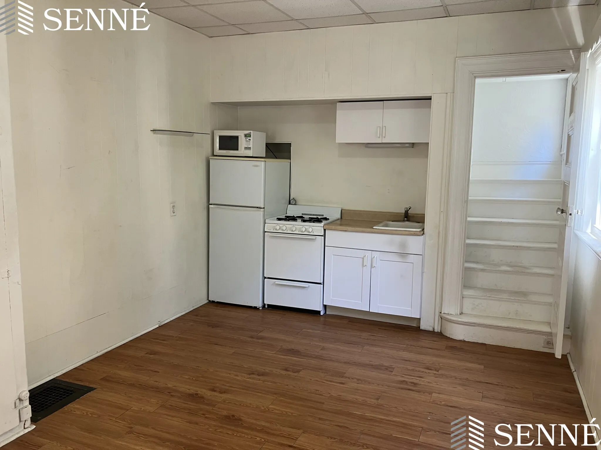 Studio bed, 1 bath apartment for rent at 14 Prentiss St Unit 1R, Baldwin — photo 4 of 7