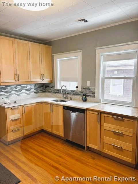 3 bed, 2 bath apartment for rent at 14 Quincy St Unit 2, Tufts — photo 1 of 17