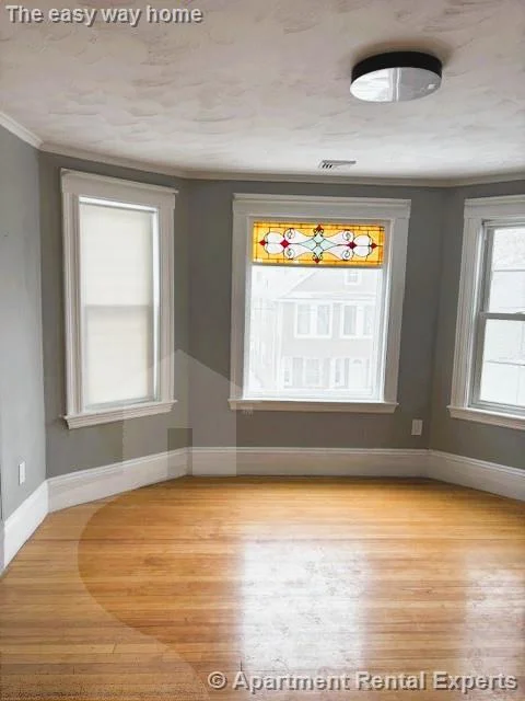 3 bed, 2 bath apartment for rent at 14 Quincy St Unit 2, Tufts — photo 4 of 17