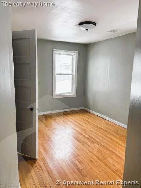 3 bed, 2 bath apartment for rent at 14 Quincy St Unit 2, Tufts — photo 13 of 17