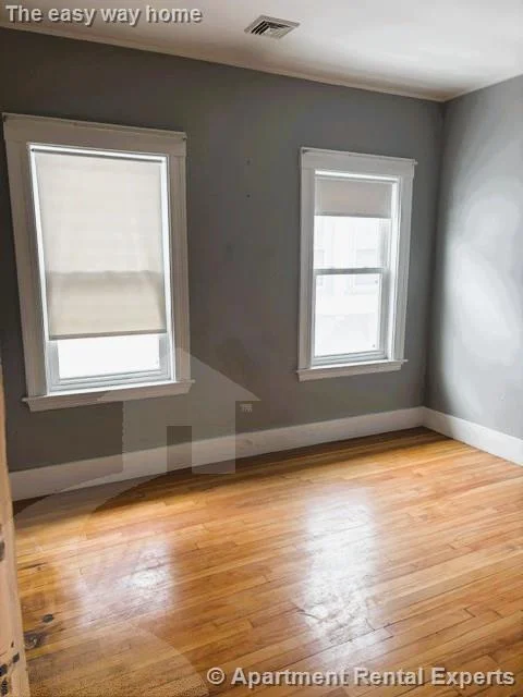 3 bed, 2 bath apartment for rent at 14 Quincy St Unit 2, Tufts — photo 12 of 17