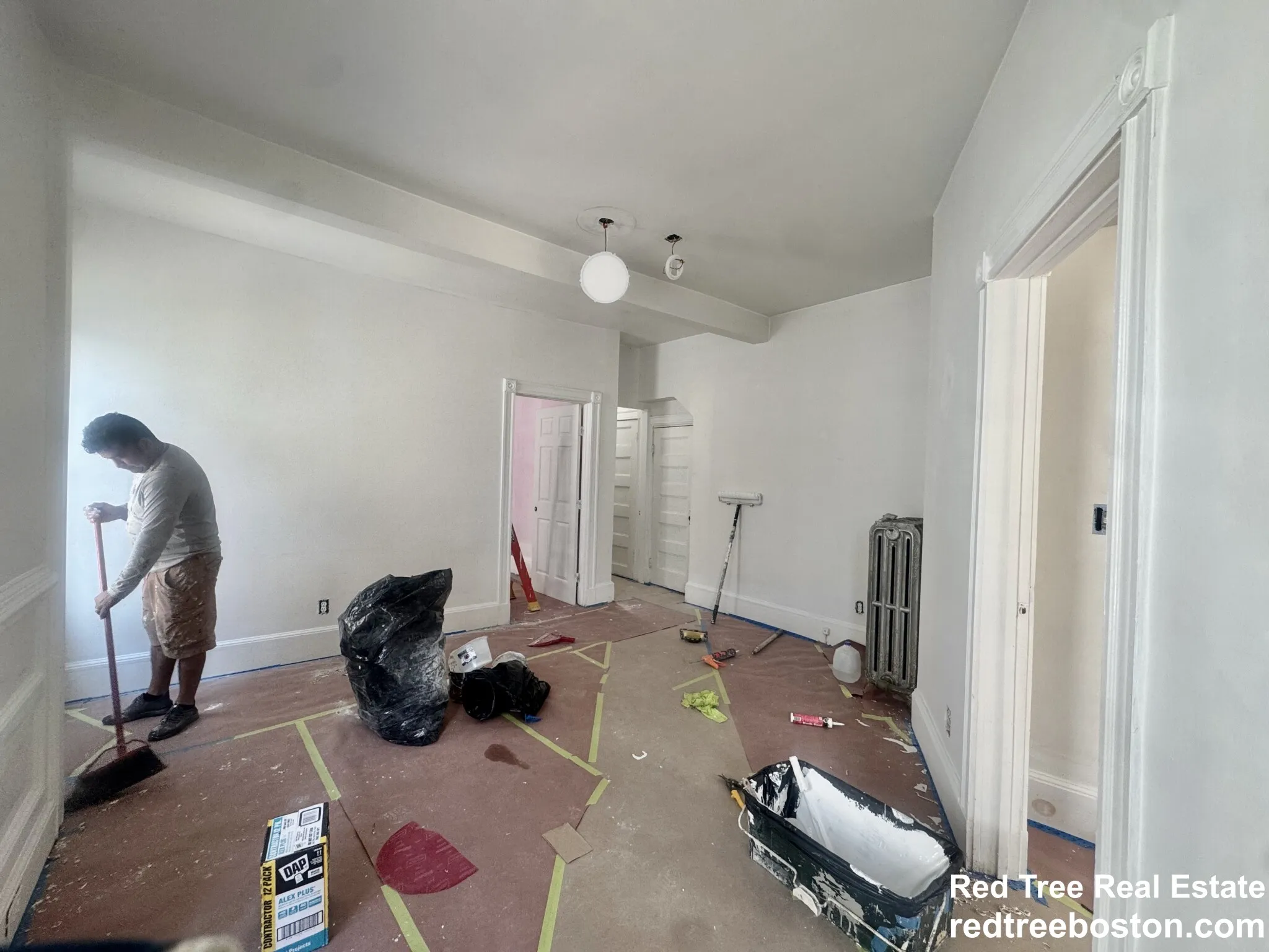 5 bed, 2 bath apartment for rent at 14 Quint Ave Unit 1, Allston — photo 5 of 29