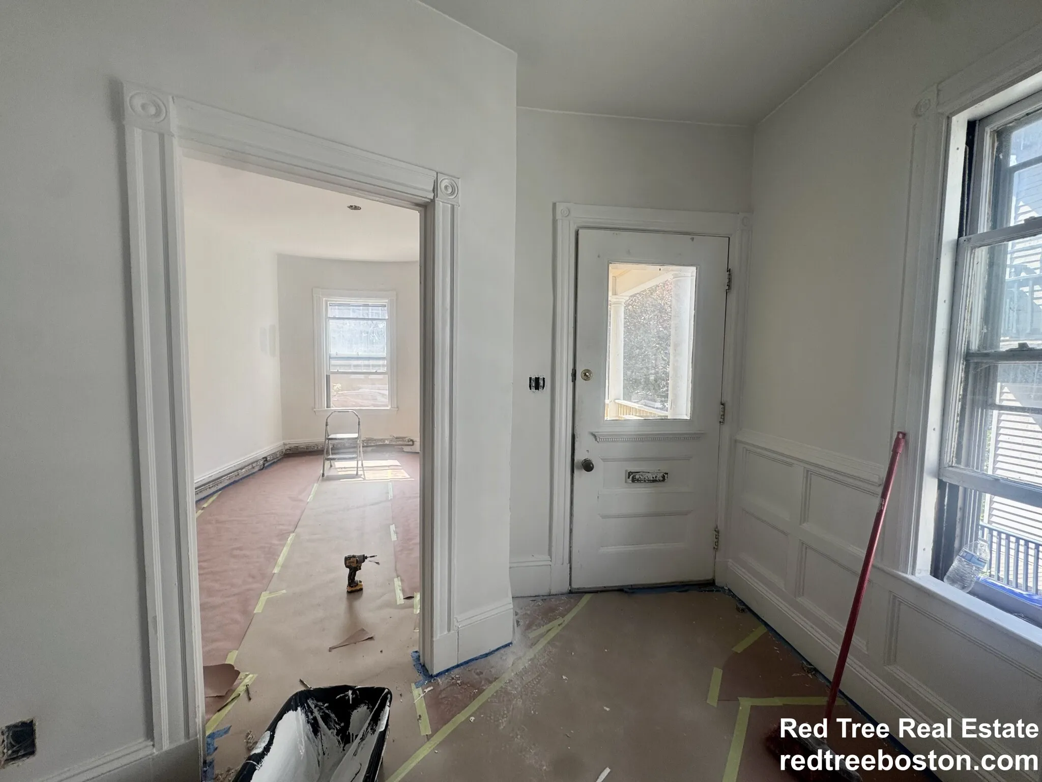 5 bed, 2 bath apartment for rent at 14 Quint Ave Unit 1, Allston — photo 3 of 29