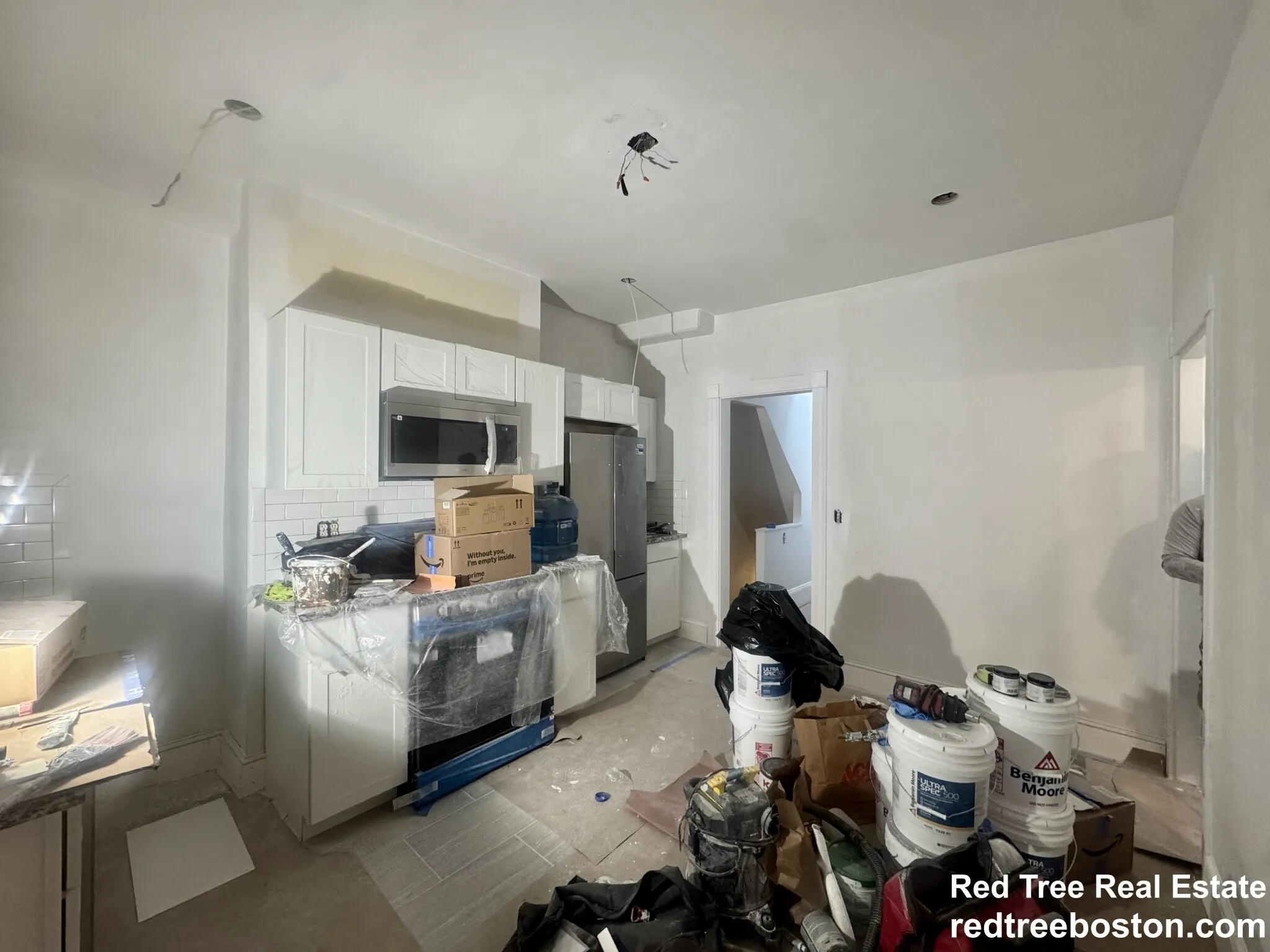 5 bed, 2 bath apartment for rent at 14 Quint Ave Unit 1, Allston — photo 10 of 29