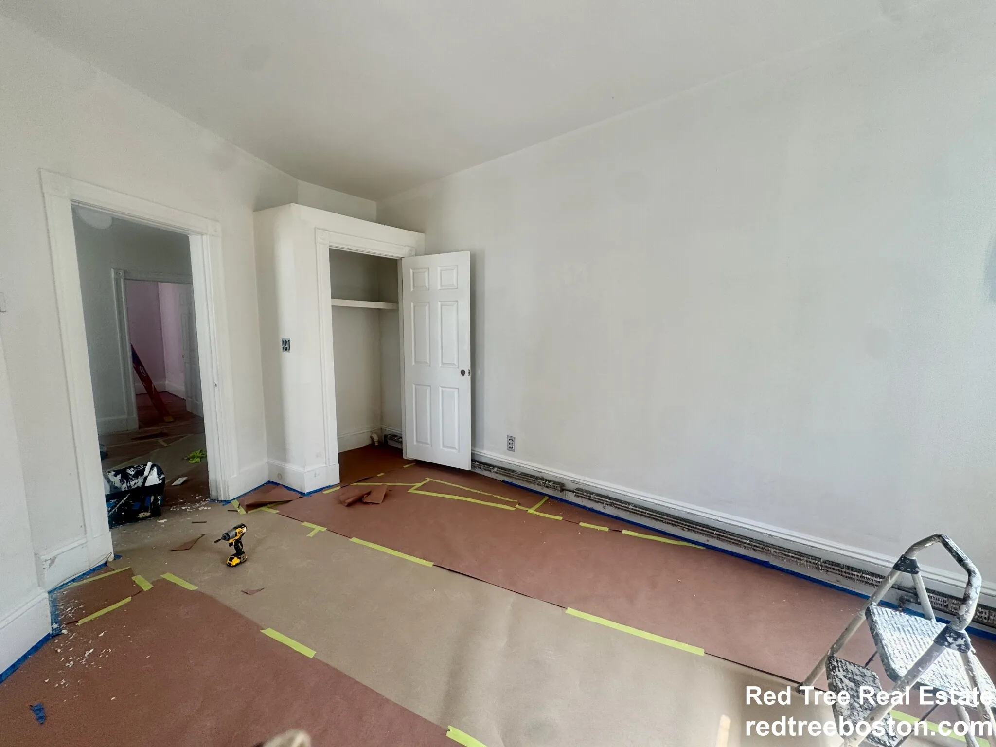 5 bed, 2 bath apartment for rent at 14 Quint Ave Unit 1, Allston — photo 4 of 29
