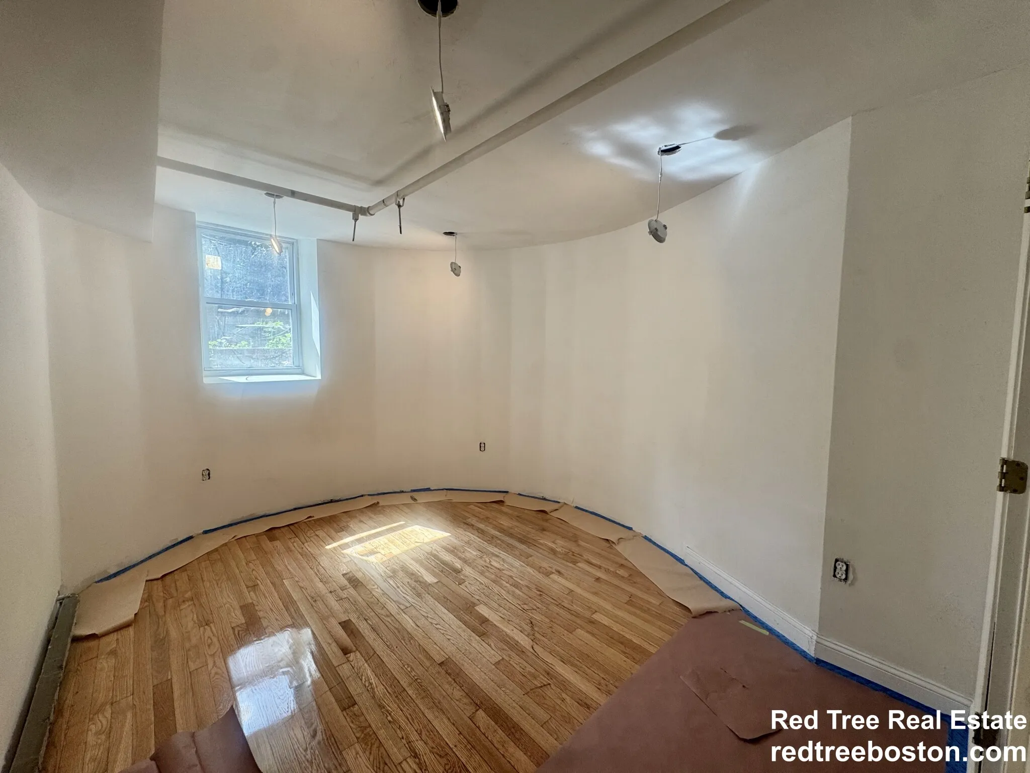 5 bed, 2 bath apartment for rent at 14 Quint Ave Unit 1, Allston — photo 25 of 29