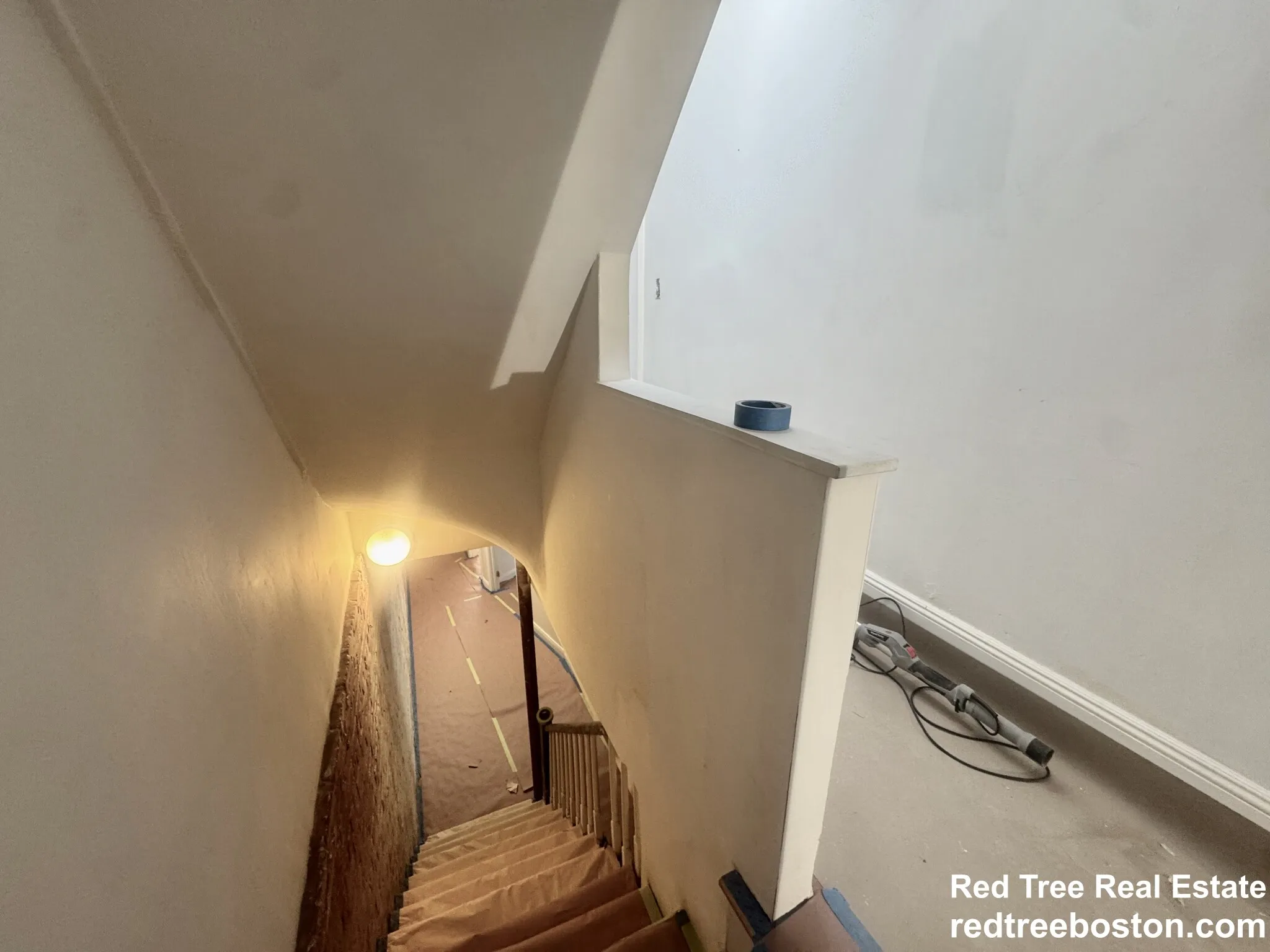 5 bed, 2 bath apartment for rent at 14 Quint Ave Unit 1, Allston — photo 15 of 29