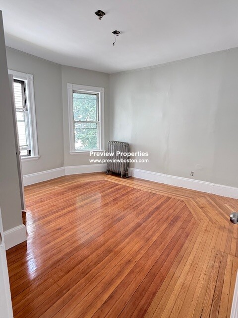 5 bed, 2 bath apartment for rent at 14 Quint Ave Unit P, Allston — photo 8 of 14