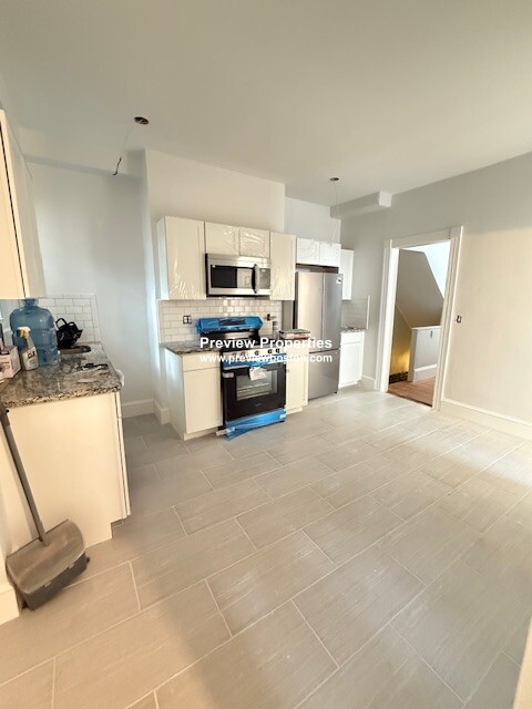 5 bed, 2 bath apartment for rent at 14 Quint Ave Unit P, Allston — photo 10 of 14