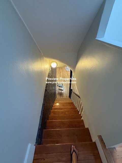 5 bed, 2 bath apartment for rent at 14 Quint Ave Unit P, Allston — photo 14 of 14