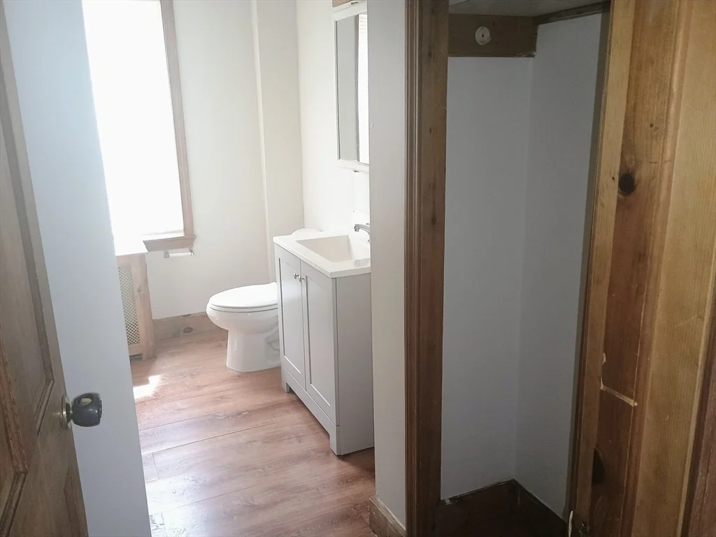 3 bed, 1 bath apartment for rent at 14 Randall St Unit 1, Taunton — photo 3 of 8