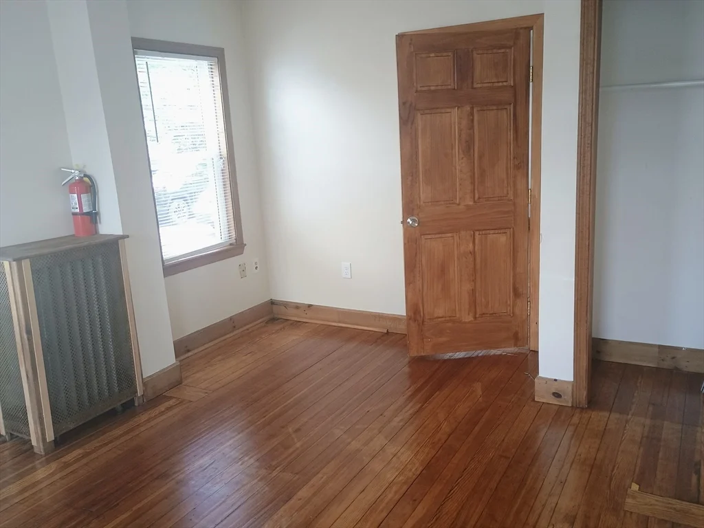 3 bed, 1 bath apartment for rent at 14 Randall St Unit 1, Taunton — photo 6 of 8